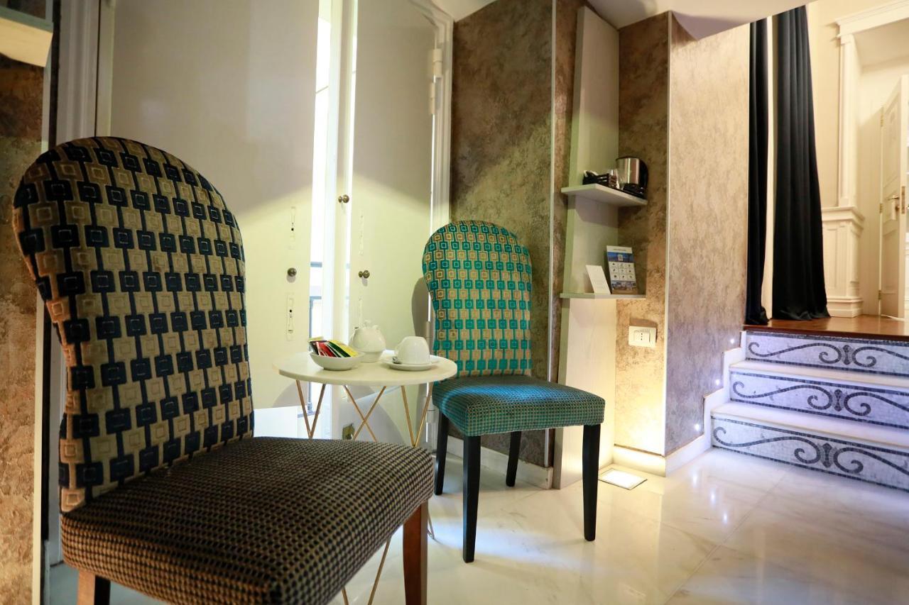 Leone Camere D'Autore - Chiaia Naples Exterior photo