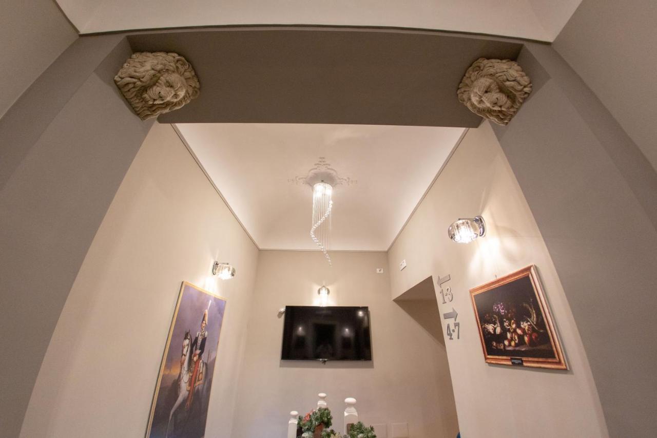 Leone Camere D'Autore - Chiaia Naples Exterior photo